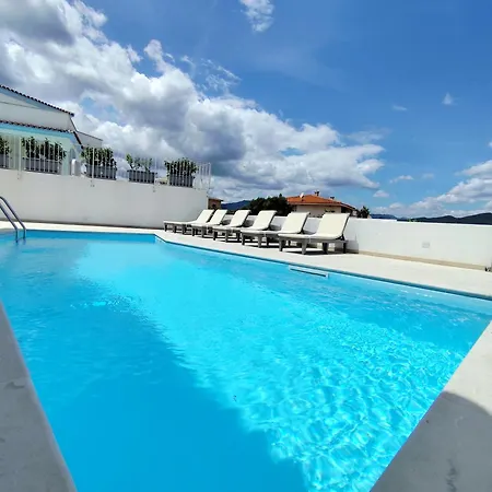 Borgo Bianco 1 Con Piscina In Condivisione